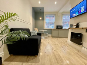 High Town Apartments, steps from Luton train station